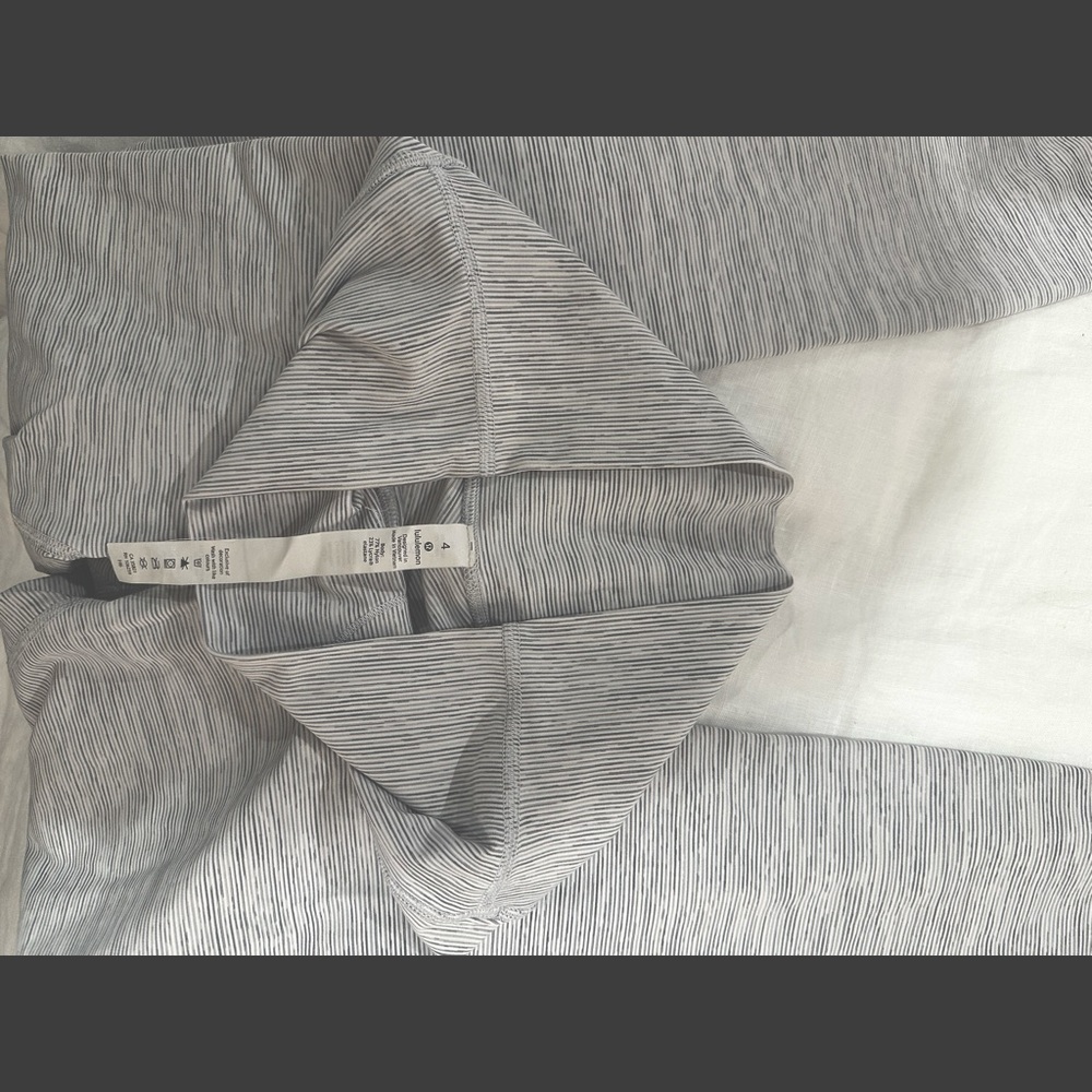 white and grey striped lululemon align leggings size 4